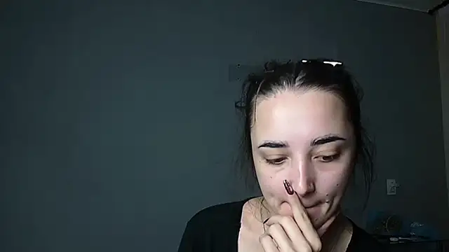 Eva Gloryy online show from December 2025 03:41:01 PM