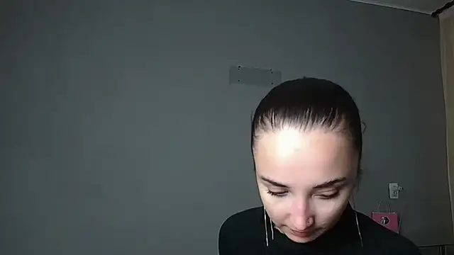 Eva Gloryy online show from June 2026 02:44:02 PM