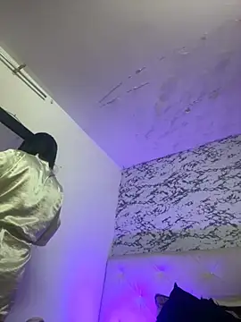 Snapshot of Lili__taylor chatting on November 2025 04:12:02 AM Lili taylor online show from November 2025 04:12:02 AM