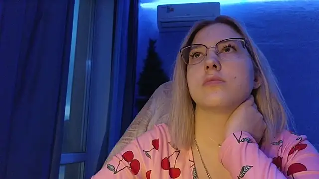 HotBrandyX online show from January 2026 10:39:02 AM