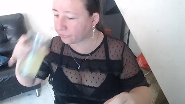 Yohis Kiut25 online show from September 2025 06:11:02 PM