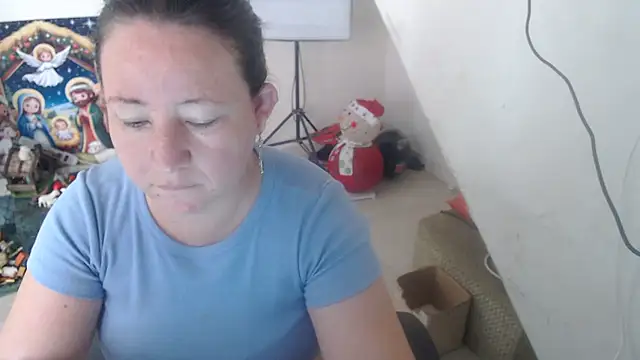 Yohis Kiut25 online show from November 2025 06:18:01 PM