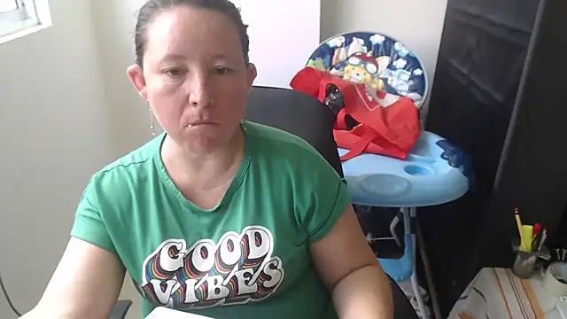 Yohis Kiut25 online show from December 2025 06:15:01 PM