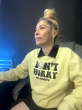 viktoria davis  online show from November 2025 12:24:02 AM