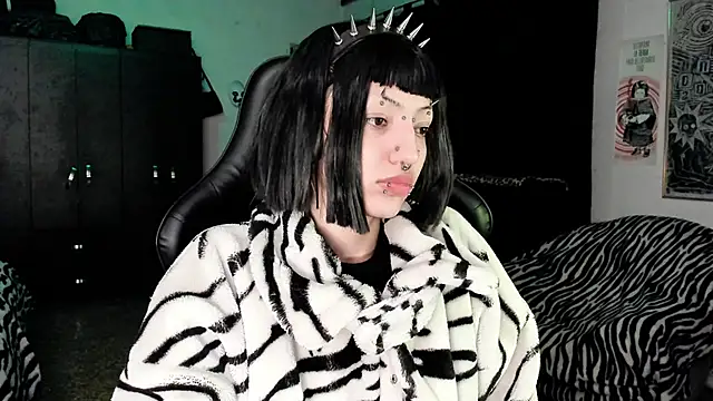 roxy toxic online show from December 2025 01:54:02 AM