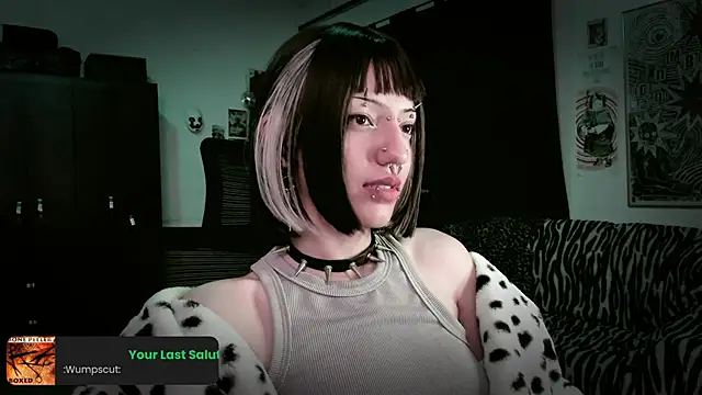 Snapshot of roxy_toxic chatting on May 2026 11:12:03 PM roxy toxic online show from May 2026 11:12:03 PM