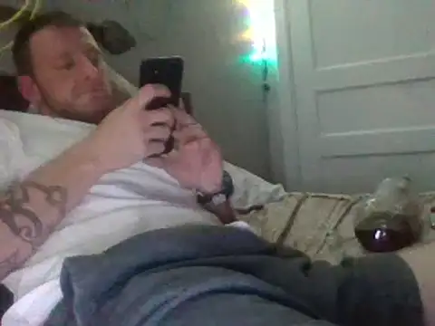 Snapshot of biggzee6 chatting on February 2025 06:52:02 AM biggzee6 online show from February 2025 06:52:02 AM