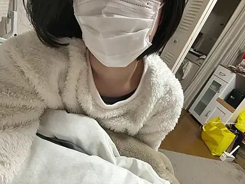 Snapshot of riri_riri_jp chatting on February 2026 03:06:01 PM riri riri jp online show from February 2026 03:06:01 PM