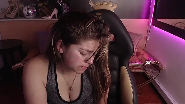 Kitten Cam online show from October 2025 03:04:02 AM