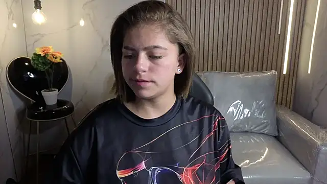 Kitten Cam online show from February 2026 03:59:01 AM