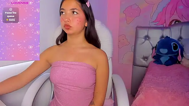 sofia  james online show from February 2025 07:59:02 PM