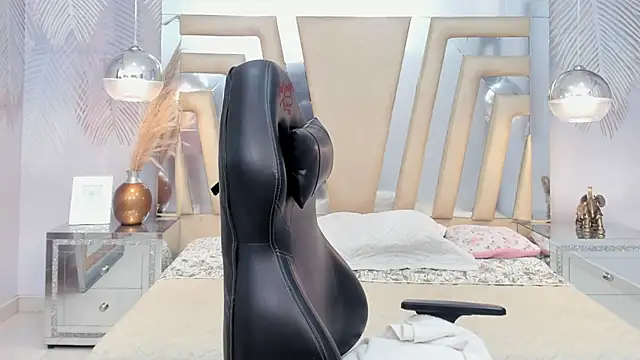 Snapshot of LIA_SWAN_ chatting on January 2025 03:15:02 AM LIA SWAN online show from January 2025 03:15:02 AM