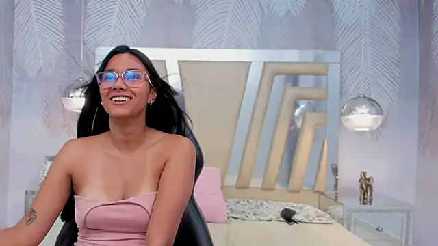 Snapshot of LIA_SWAN_ chatting on February 2025 09:58:01 AM LIA SWAN online show from February 2025 09:58:01 AM