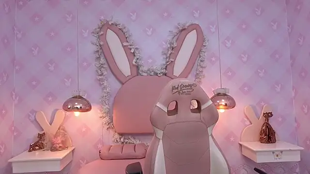 Snapshot of LIA_SWAN_ chatting on September 2025 11:40:02 PM LIA SWAN online show from September 2025 11:40:02 PM