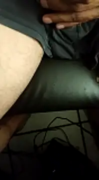 Snapshot of marcello69sexo chatting on February 2025 01:57:01 AM marcello69sexo online show from February 2025 01:57:01 AM