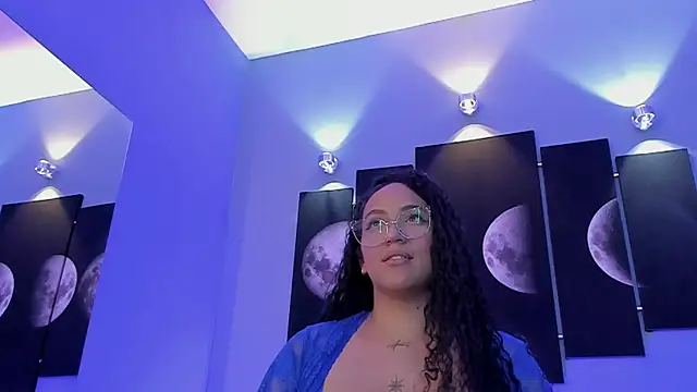 Snapshot of tatii_moon chatting on February 2025 09:51:02 AM tatii moon online show from February 2025 09:51:02 AM