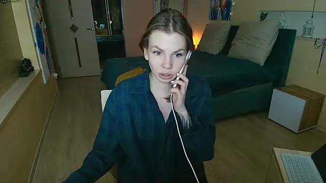 Snapshot of ReginaSparkle chatting on October 2025 05:53:01 PM ReginaSparkle online show from October 2025 05:53:01 PM