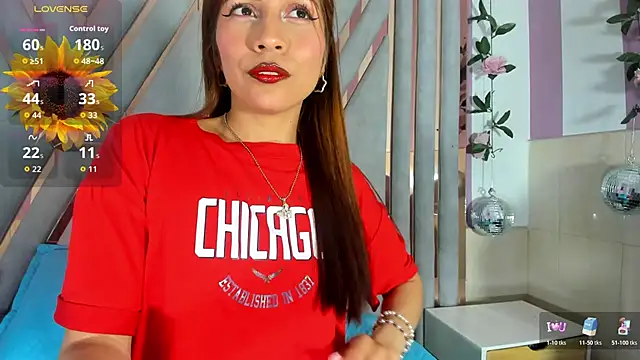 Snapshot of emili_clark chatting on November 2025 08:18:01 PM emili clark online show from November 2025 08:18:01 PM