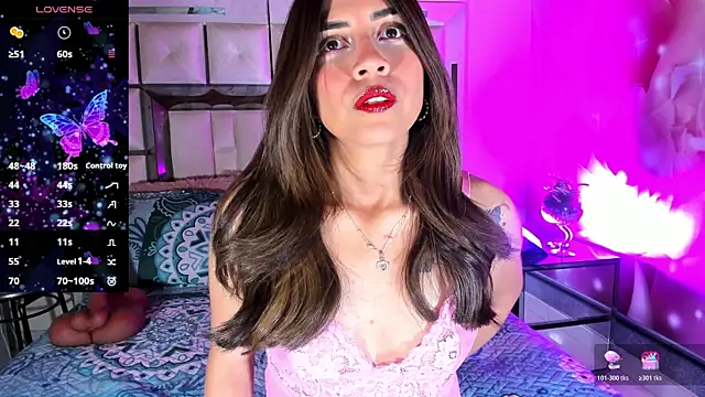 Snapshot of emili_clark chatting on November 2025 04:02:02 AM emili clark online show from November 2025 04:02:02 AM