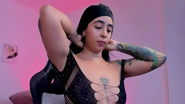 sophierooy22 online show from November 2025 02:18:01 PM