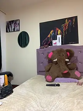 Emmie Hot online show from November 2025 12:05:02 PM