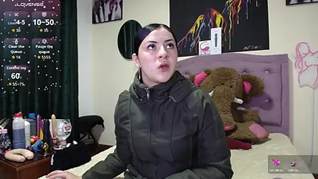 Emmie Hot online show from February 2026 12:04:01 PM