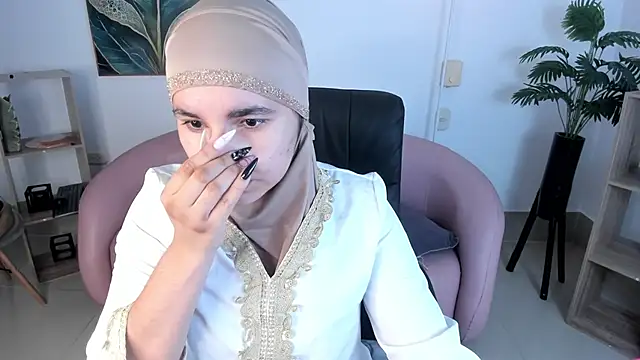 Snapshot of Ayha_khalaf chatting on October 2025 01:13:02 AM Ayha khalaf online show from October 2025 01:13:02 AM