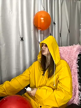 Snapshot of LillyFan-X chatting on October 2025 05:11:02 AM LillyFan-X online show from October 2025 05:11:02 AM