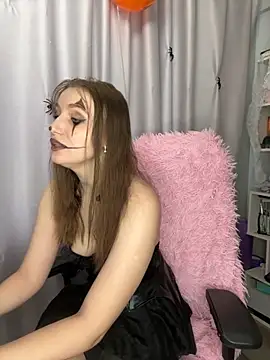 Snapshot of LillyFan-X chatting on November 2025 04:47:01 AM LillyFan-X online show from November 2025 04:47:01 AM