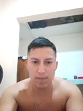 Snapshot of LuisMex1998 chatting on October 2025 08:05:02 AM LuisMex1998 online show from October 2025 08:05:02 AM