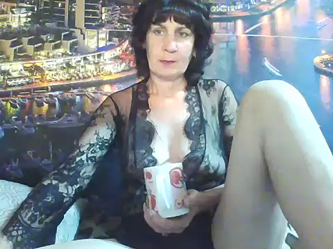 Snapshot of Laura_Kiss chatting on September 2025 04:06:02 PM Laura Kiss online show from September 2025 04:06:02 PM