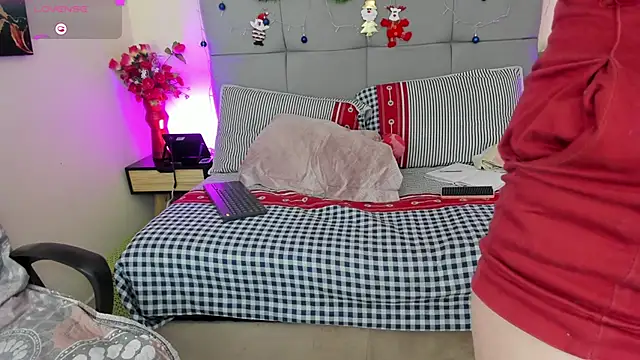 scarlet hit online show from December 2025 04:39:02 AM