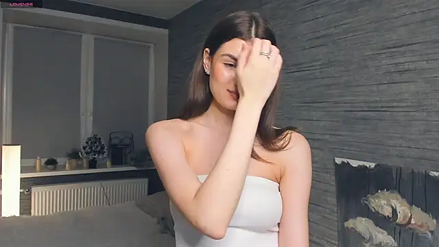 FloraDobb online show from February 2025 10:11:01 PM