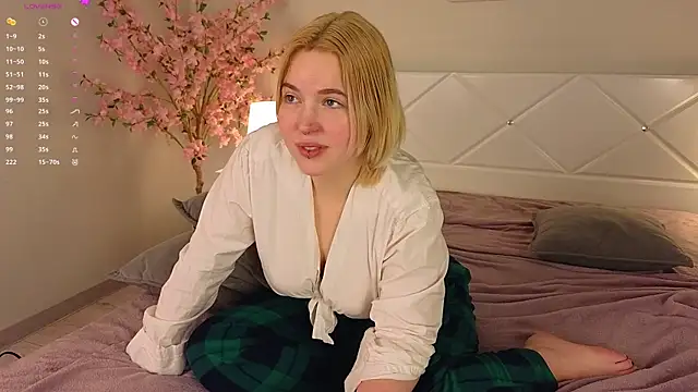 Manic pixie  online show from March 2025 04:44:02 PM