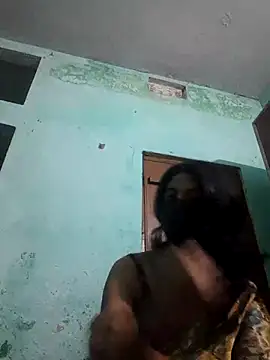 Snapshot of Bong-lady chatting on February 2025 08:21:01 AM Bong-lady online show from February 2025 08:21:01 AM