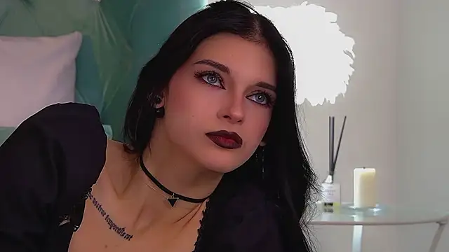 Snapshot of BeverlyMost chatting on September 2025 09:20:01 AM BeverlyMost online show from September 2025 09:20:01 AM