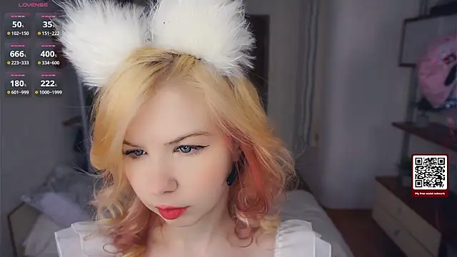 LynetHakes online show from November 2025 04:22:01 AM