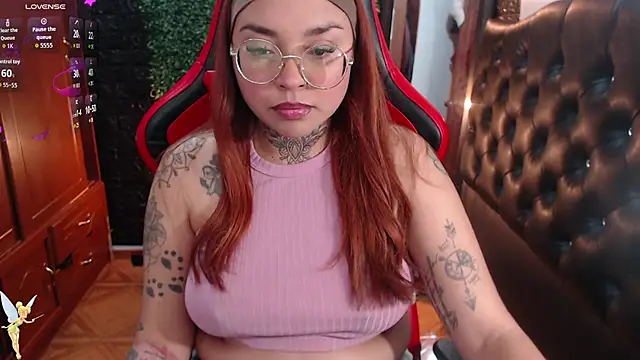 Snapshot of natyk_m chatting on October 2025 03:00:01 PM natyk m online show from October 2025 03:00:01 PM