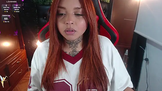 Snapshot of natyk_m chatting on October 2025 09:04:01 PM natyk m online show from October 2025 09:04:01 PM