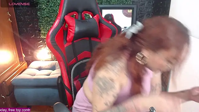 Snapshot of natyk_m chatting on October 2025 08:00:02 PM natyk m online show from October 2025 08:00:02 PM