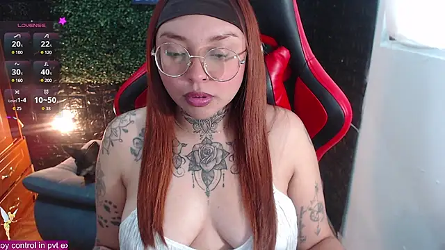 Snapshot of natyk_m chatting on October 2025 02:18:02 PM natyk m online show from October 2025 02:18:02 PM