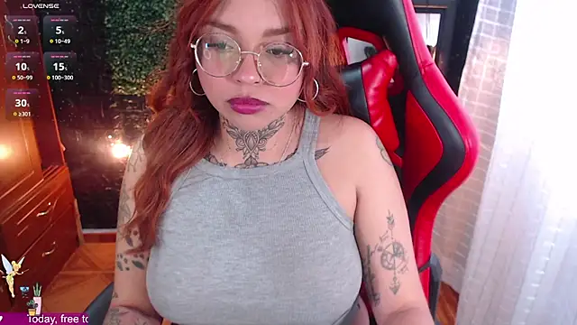 Snapshot of natyk_m chatting on November 2025 01:10:01 PM natyk m online show from November 2025 01:10:01 PM