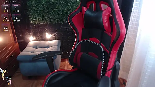 Snapshot of natyk_m chatting on November 2025 04:28:01 PM natyk m online show from November 2025 04:28:01 PM