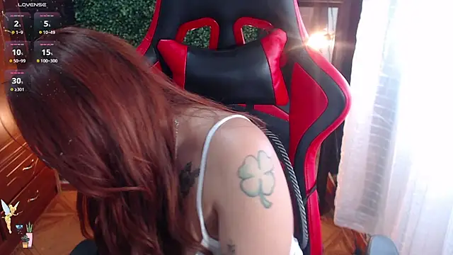 Snapshot of natyk_m chatting on November 2025 04:36:01 PM natyk m online show from November 2025 04:36:01 PM