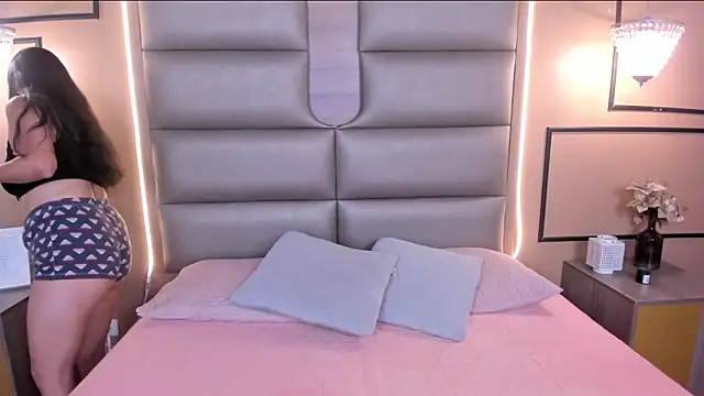 CAYLINCOLLINS online show from March 2025 03:18:02 AM