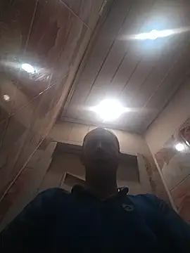 Snapshot of MaxDevilWhite chatting on October 2025 10:04:02 PM MaxDevilWhite online show from October 2025 10:04:02 PM