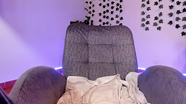 saray  jones online show from January 2025 04:30:02 PM