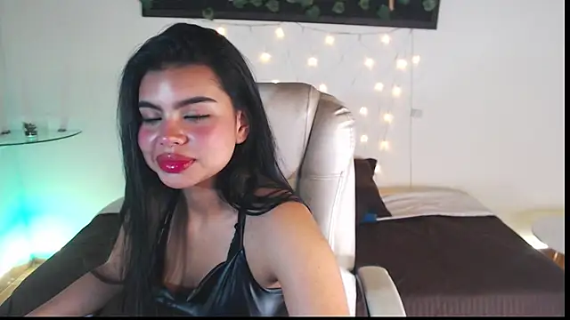 saray  jones online show from February 2025 01:53:02 PM