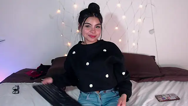 saray  jones online show from March 2025 07:38:01 PM