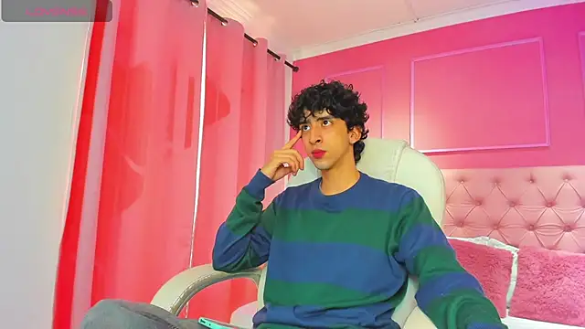 Snapshot of Alezzandro_ chatting on January 2025 02:19:01 PM Alezzandro online show from January 2025 02:19:01 PM